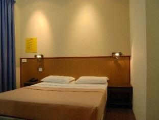 Madras Eminence Hotel Сингапур Екстериор снимка